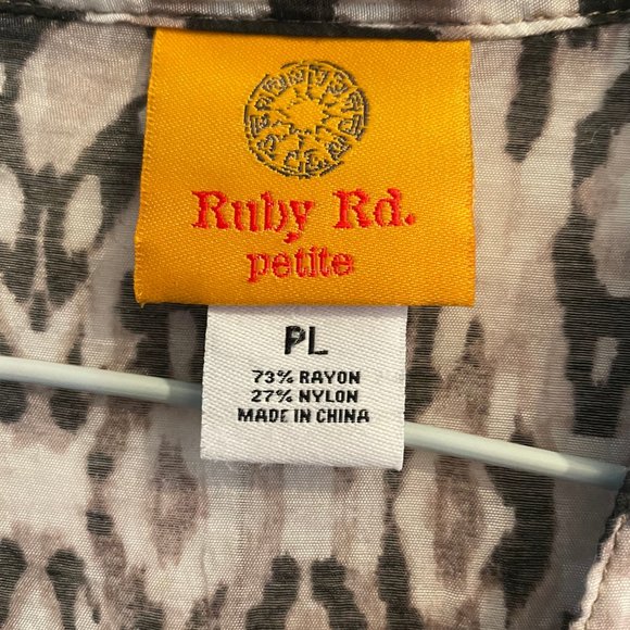 Ruby RD. 3/4 sleeve button down sheer top PL - Picture 3 of 4